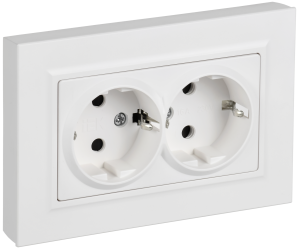 Розетка 2-м 16А С/У З/К cо шторками плоская в сборе Арктический Белый Brite