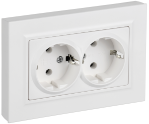 Розетка 2-м 16А С/У З/К плоская в сборе Арктический Белый Brite