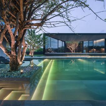 Лента светодиодная 24V 14,4Вт/м IP68 120SMD/4040 RGB неон 5м. LS551 Feron